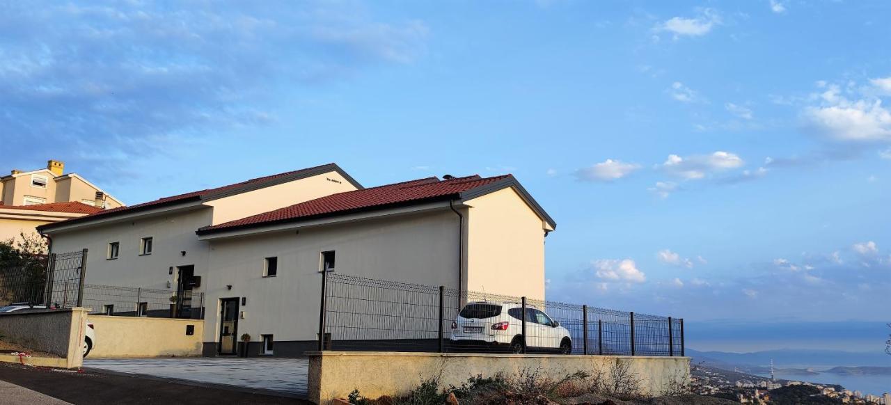 Drenova Hills Apartment Rijeka Bagian luar foto